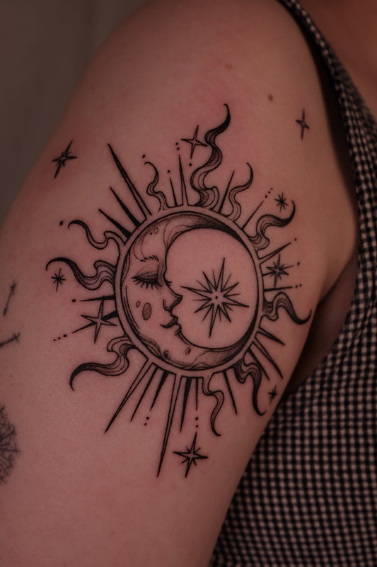 C-007 : Moon with little star