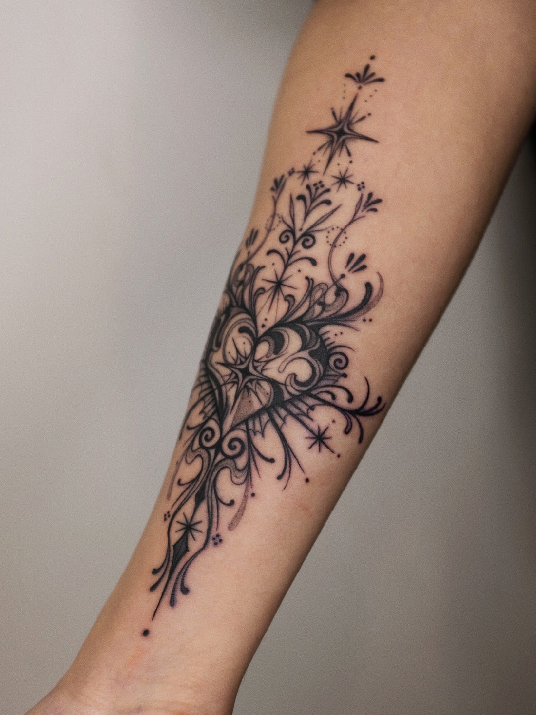 O-005 : A gentle light blooming form quite love